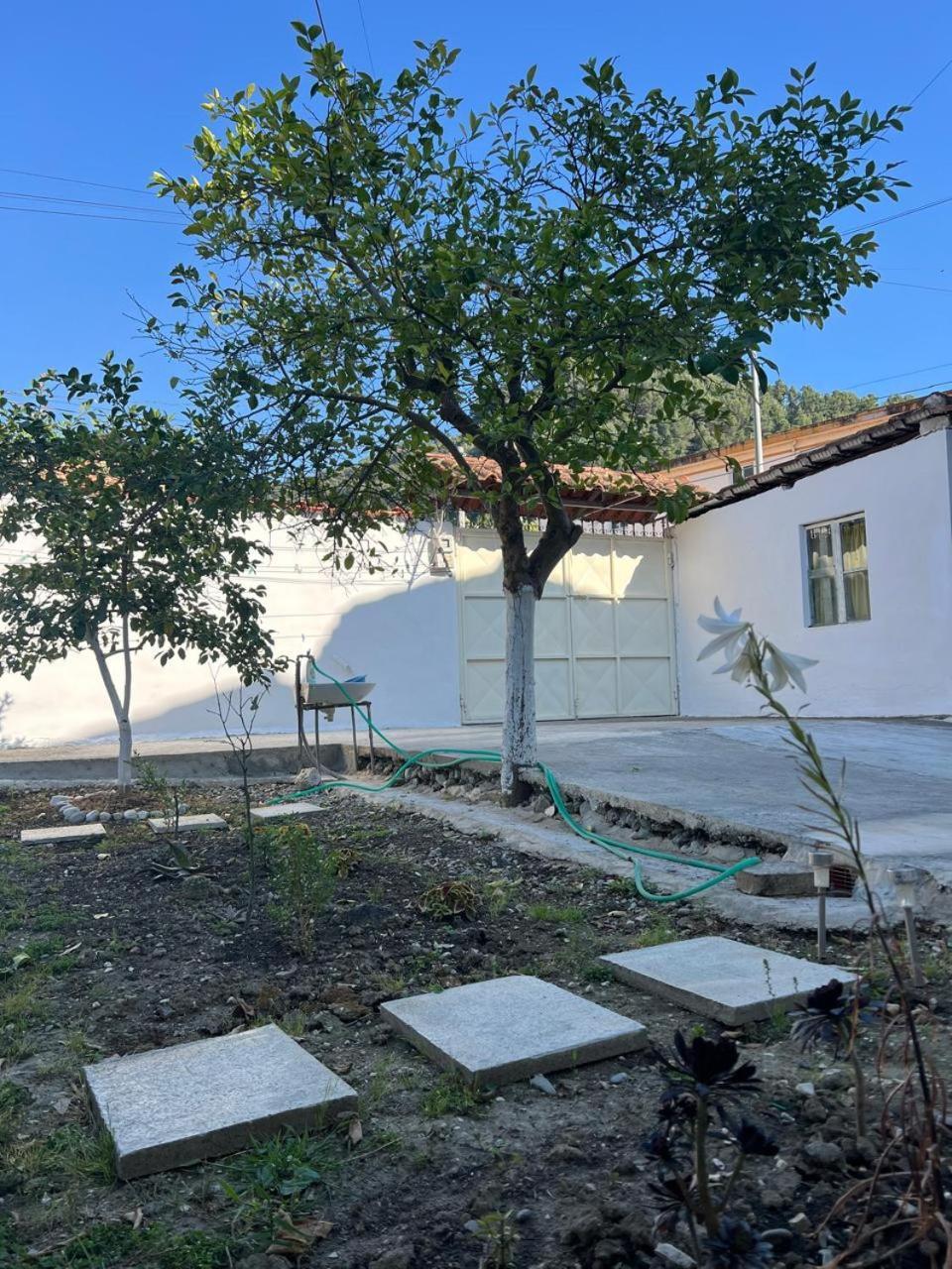 Berat Private Room In Haxhialiu Villa Exterior foto
